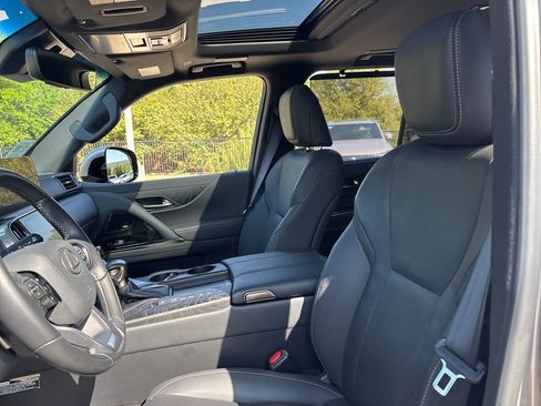 Used 2024 Lexus LX 600 4WD w/ Luxury Package image 19