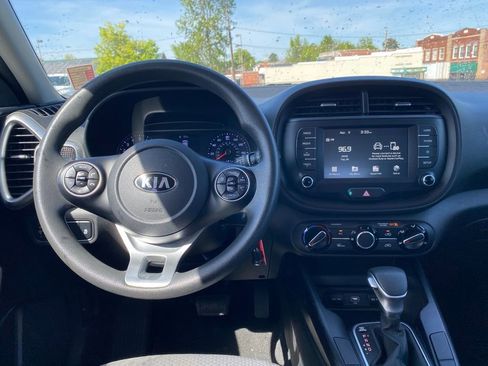Used 2021 Kia Soul LX image 14