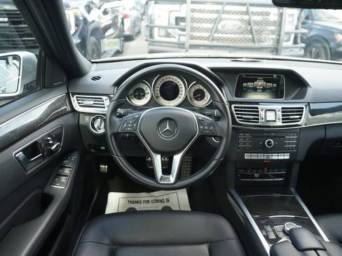 Used 2016 Mercedes-Benz E 350 Sedan image 22