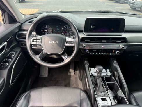 Used 2022 Kia Telluride S image 25