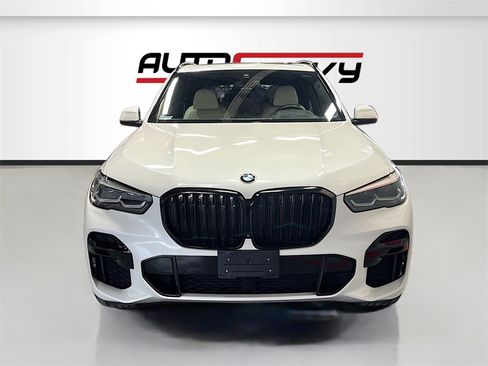 Used 2022 BMW X5 xDrive40i w/ M Sport Package image 2