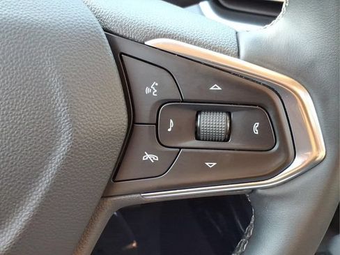 Used 2025 Chevrolet Trax ACTIV w/ Sunroof Package FWD image 27