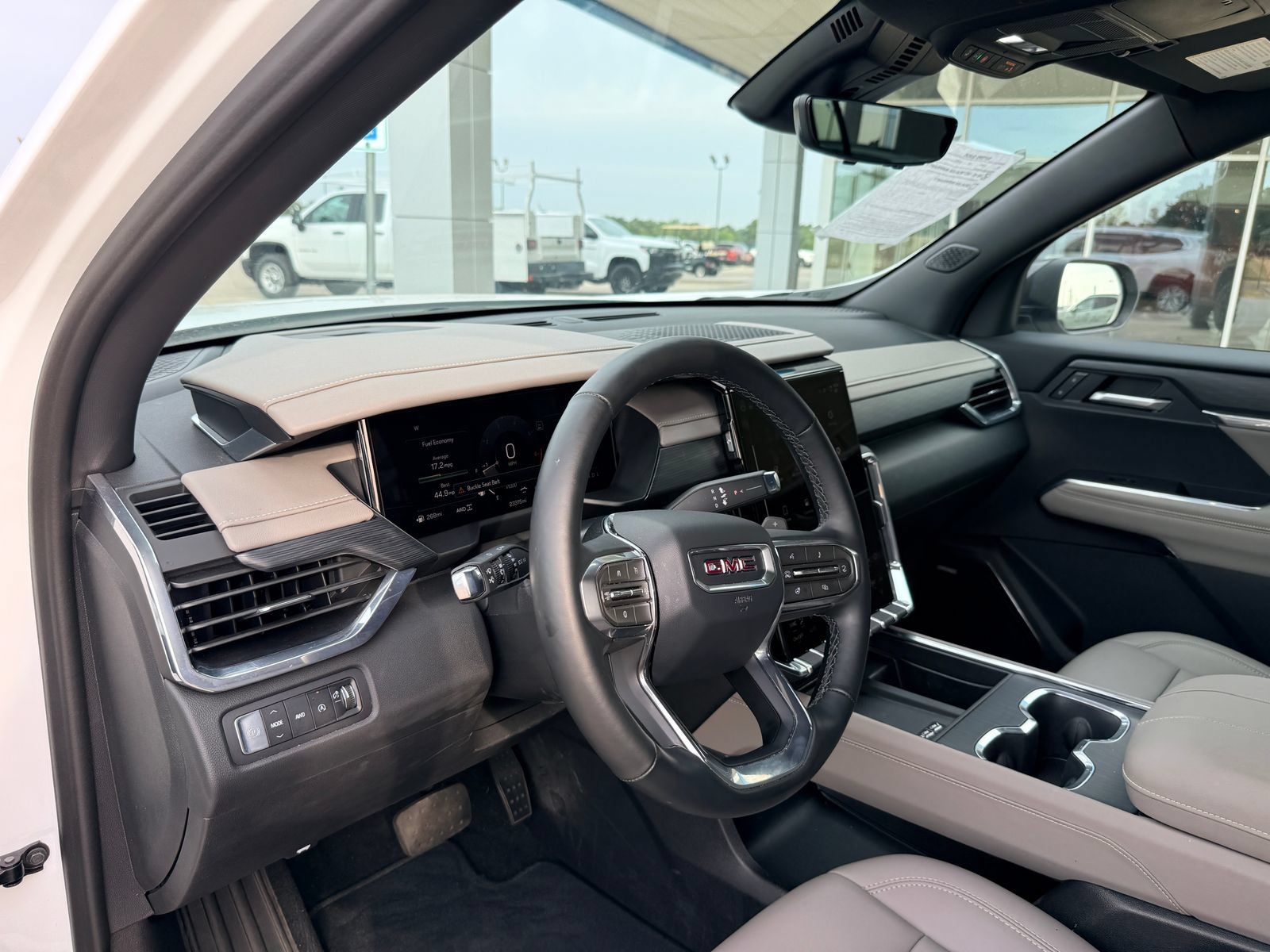 Used 2026 GMC Acadia Elevation w/ Elevation Premium Package AWD/4WD image 11