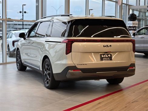 New 2026 Kia Carnival SX Prestige image 3