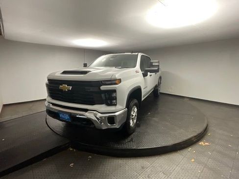 New 2025 Chevrolet Silverado 2500 W/T image 3