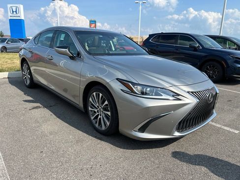 Used 2021 Lexus ES 250 w/ Premium Package AWD/4WD image 3