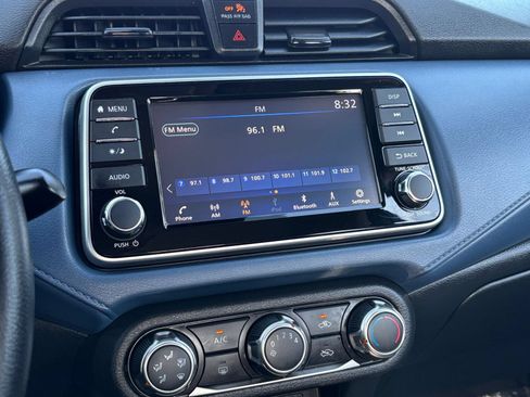 Used 2025 Nissan Versa SV FWD image 16