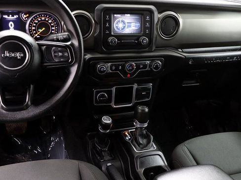 Used 2018 Jeep Wrangler Unlimited Sport image 15