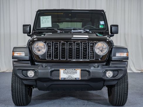 Used 2024 Jeep Wrangler Sport AWD/4WD image 2
