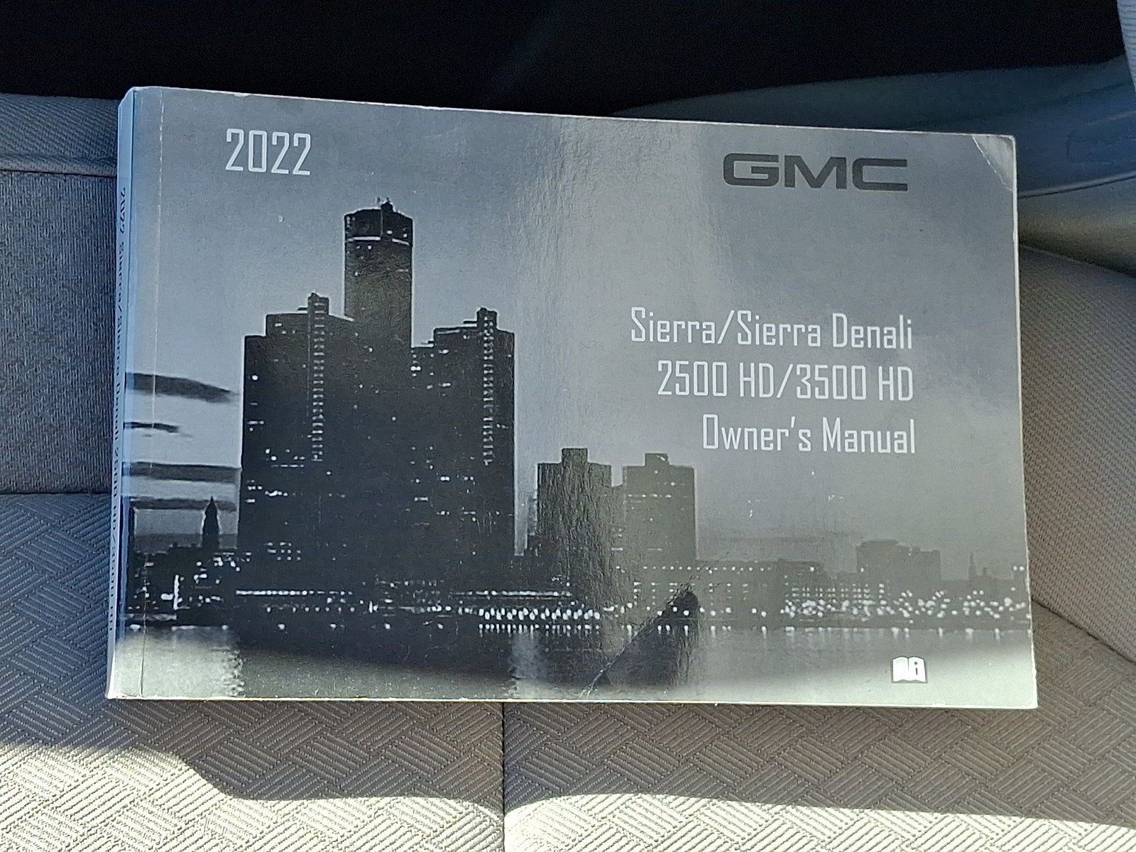 Used 2022 GMC Sierra 3500 SLE w/ SLE Value Package AWD/4WD image 26