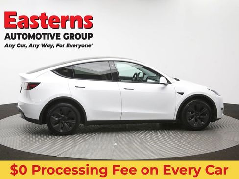 Used 2022 Tesla Model Y Long Range AWD/4WD image 40