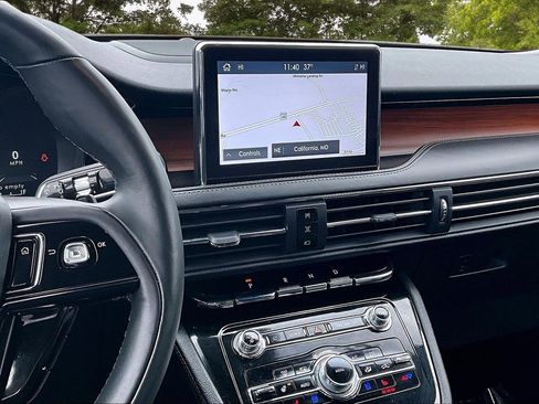 Used 2022 Lincoln Corsair Reserve w/ Sport Package image 9