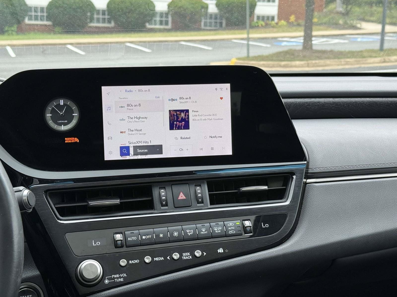 Used 2023 Lexus ES 350 w/ Premium Package FWD image 10
