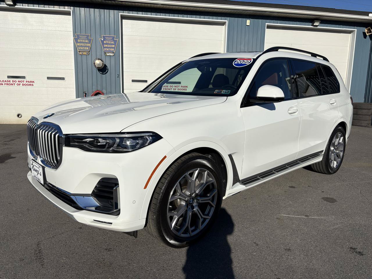 Used 2022 BMW X7 xDrive40i w/ Executive Package AWD/4WD image 1