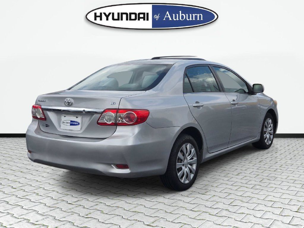 Used 2013 Toyota Corolla LE FWD image 5