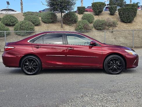 Used 2017 Toyota Camry XLE image 8