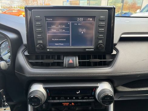 Used 2021 Toyota RAV4 LE image 32