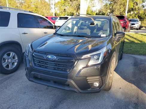 Used 2023 Subaru Forester Premium image 3