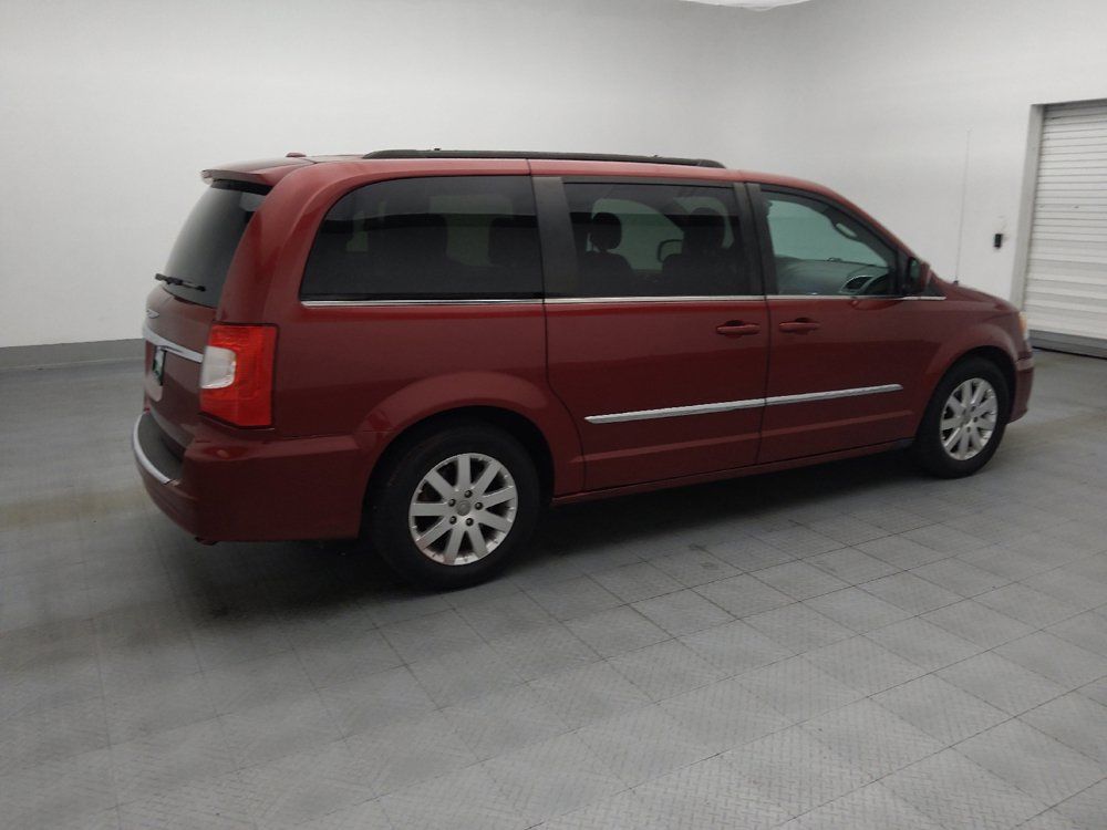 Used 2016 Chrysler Town & Country Touring FWD image 10