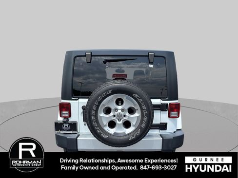 Used 2015 Jeep Wrangler Sahara w/ Dual Top Group AWD/4WD image 9