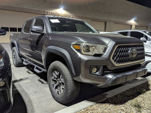 Used 2018 Toyota Tacoma TRD Off-Road w/ Technology Package RWD image 3