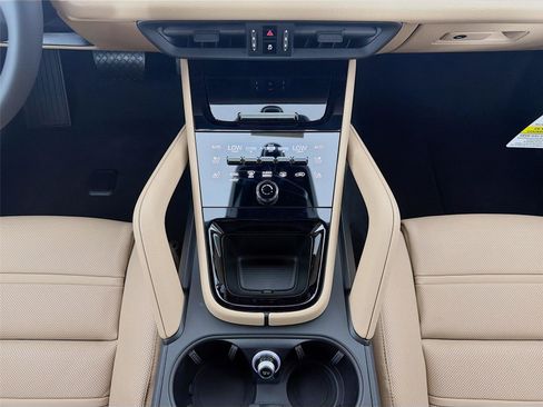 New 2026 Porsche Cayenne Coupe AWD/4WD image 20