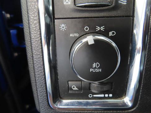 Used 2015 RAM 1500 Laramie w/ Convenience Group image 17