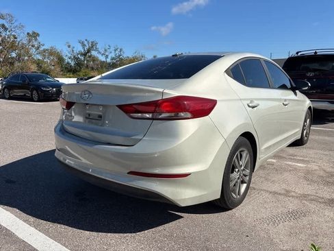 Used 2017 Hyundai Elantra SE image 3