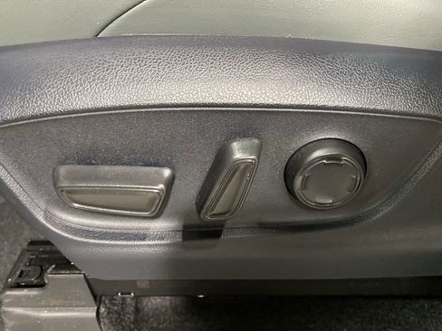 Used 2024 Toyota Tacoma Trailhunter image 18