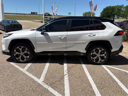 Used 2025 Toyota RAV4 XSE AWD/4WD image 8