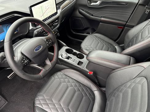 Used 2024 Ford Escape ST-Line Elite w/ Premium Technology Package image 10