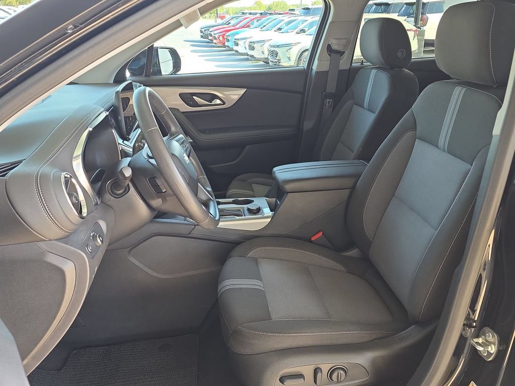 Used 2024 Chevrolet Blazer LT w/ Convenience Package FWD image 19