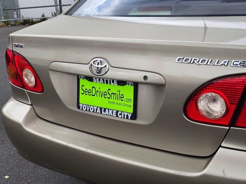 Used 2004 Toyota Corolla CE w/ Preferred Accessory Pkg FWD image 13