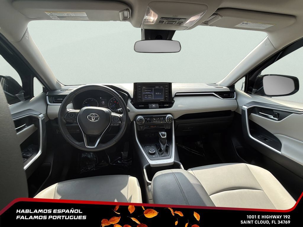 Used 2022 Toyota RAV4 XLE Premium AWD/4WD image 23