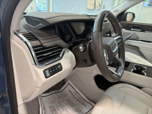 Used 2025 GMC Acadia Denali w/ Super Cruise Package image 26