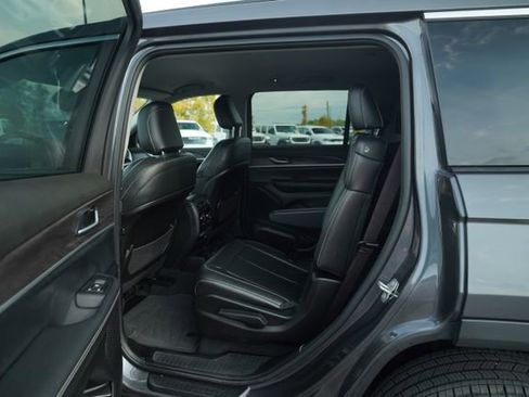 Used 2023 Jeep Grand Cherokee L Limited image 14