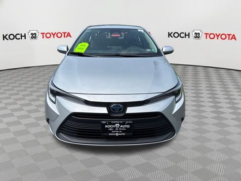Certified 2023 Toyota Corolla LE AWD/4WD image 2
