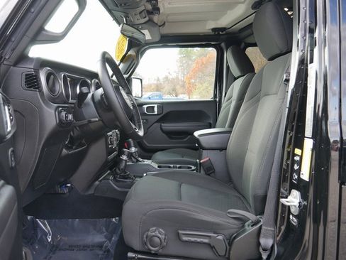 Used 2022 Jeep Gladiator Sport image 12