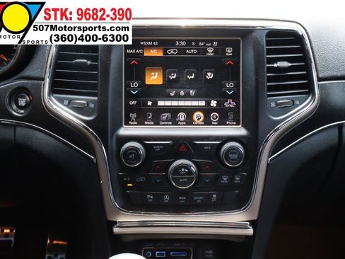 Used 2016 Jeep Grand Cherokee Limited w/ Luxury Group II AWD/4WD image 18