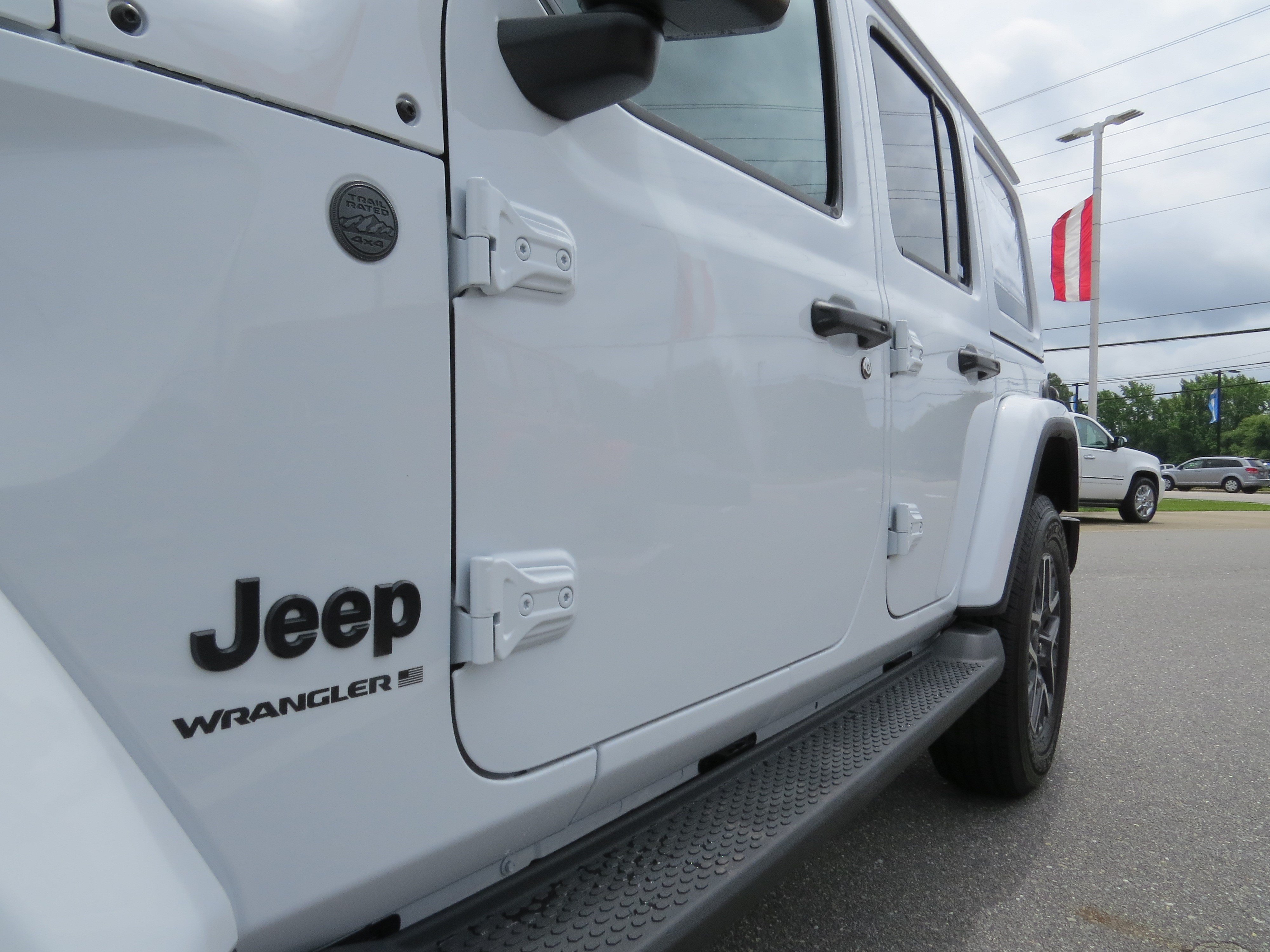New 2026 Jeep Wrangler Unlimited Sahara AWD/4WD image 11