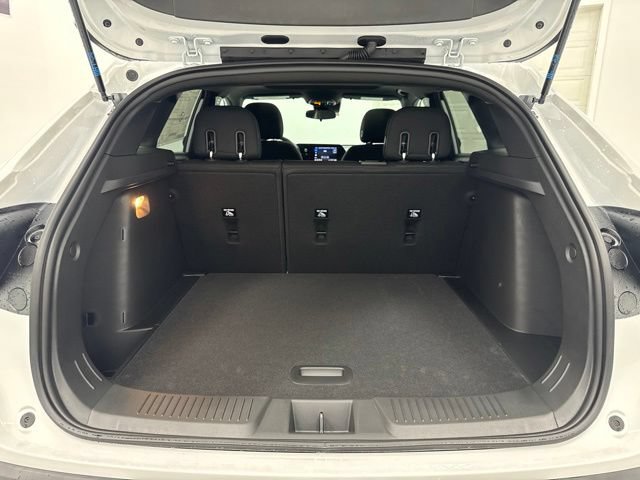 New 2026 Chevrolet Trax RS w/ Sunroof Package FWD image 26
