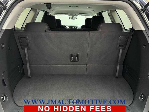 Used 2017 Chevrolet Traverse LT image 17