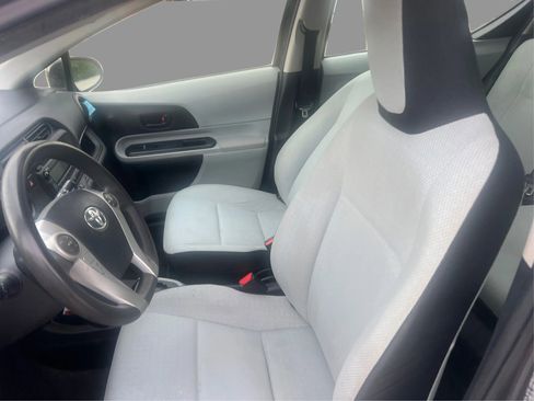 Used 2014 Toyota Prius C One FWD image 10