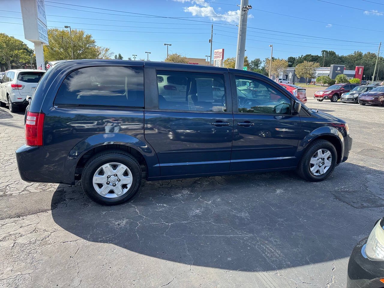 Used 2009 Dodge Grand Caravan SE w/ Climate Group FWD image 9