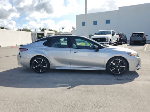 Used 2019 Toyota Camry XSE image 4