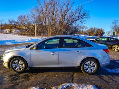 Used 2014 Chevrolet Cruze LS image 6
