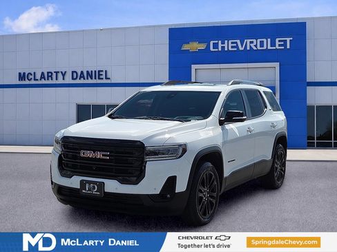 Used 2023 GMC Acadia SLT w/ Elevation Edition FWD image 2