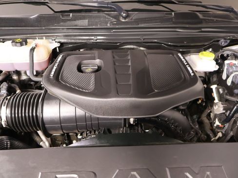 Used 2025 RAM 1500 Limited AWD/4WD image 21