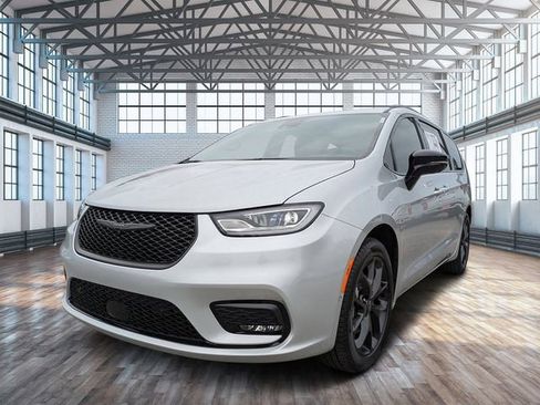 New 2026 Chrysler Pacifica Select w/ S Appearance Package image 8