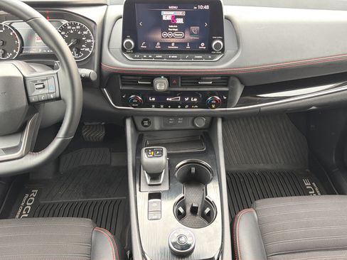 Certified 2025 Nissan Rogue SV AWD/4WD image 8